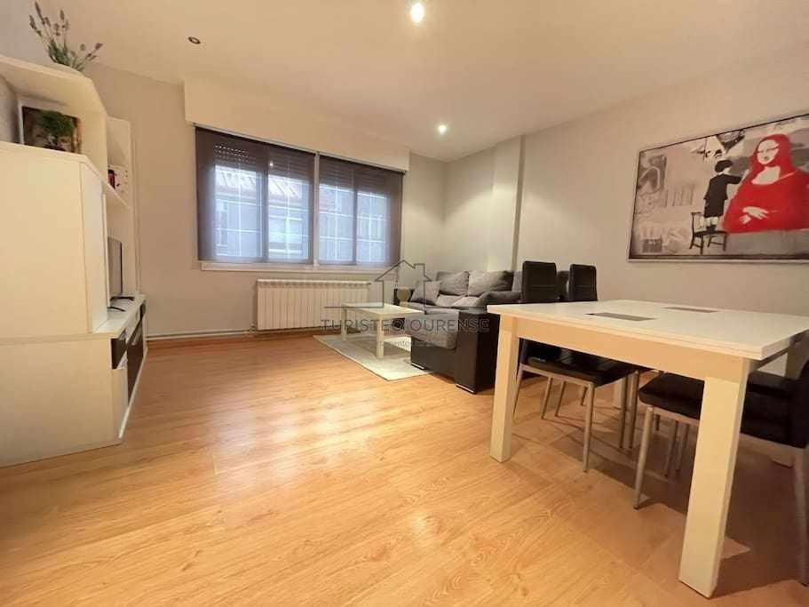 Apartmán O Cuarto De Abastos Ourense Exteriér fotografie